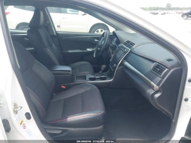2017 TOYOTA CAMRY SE 5