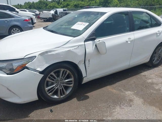 2017 TOYOTA CAMRY SE 6