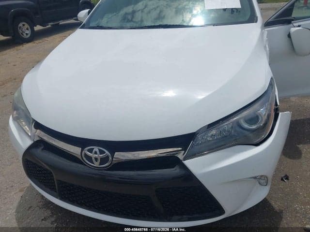 2017 TOYOTA CAMRY SE 10