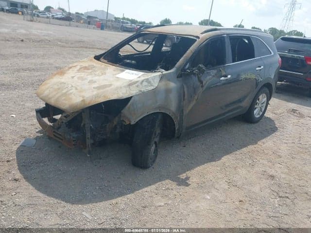 2017 KIA SORENTO 2.4L LX 2