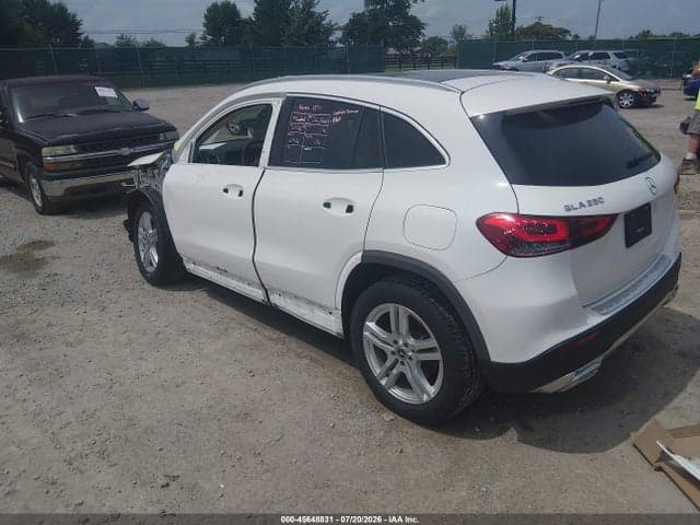 2021 MERCEDES-BENZ GLA 250 4MATIC 3