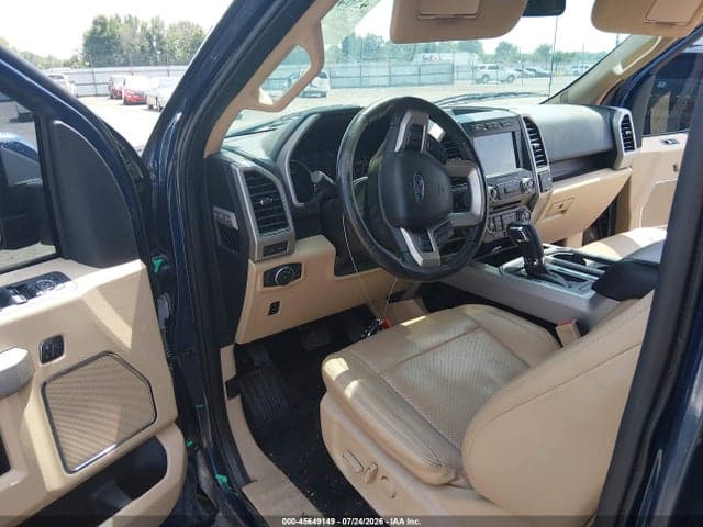2017 FORD F-150 LARIAT 17