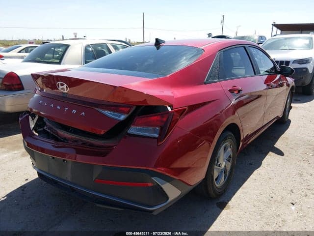 2024 HYUNDAI ELANTRA SE 4
