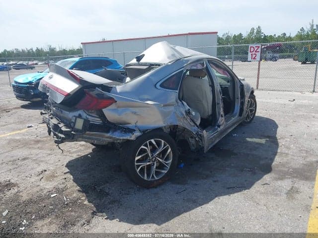2021 HYUNDAI SONATA SEL 4