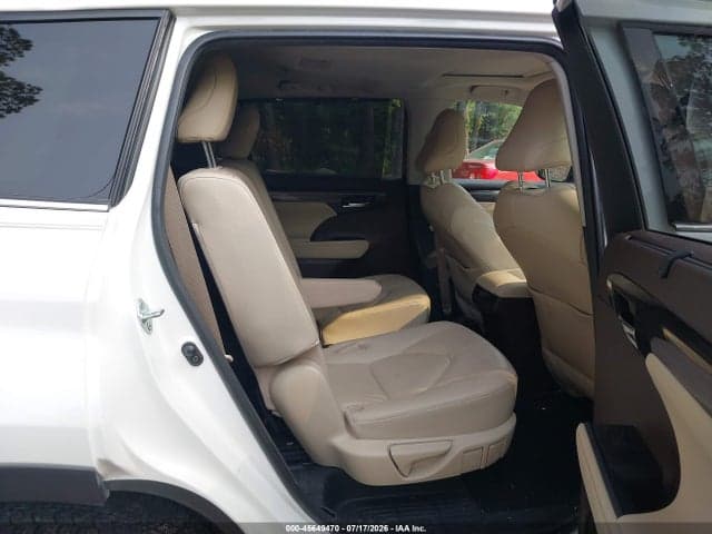 2020 TOYOTA HIGHLANDER LIMITED 8