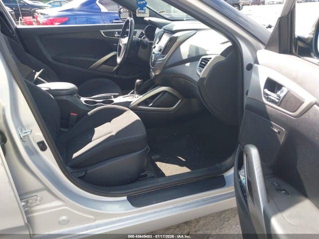 2017 HYUNDAI VELOSTER VALUE EDITION 5