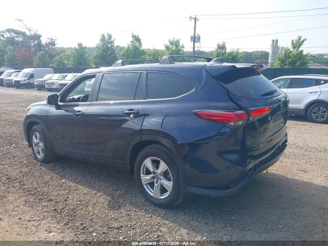 2023 TOYOTA HIGHLANDER LE 3