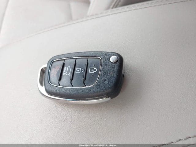 2019 HYUNDAI TUCSON SE 11