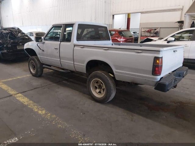 1984 DATSUN 720 KING CAB 4X4 3