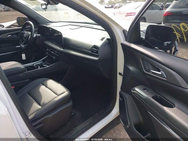 2024 CHEVROLET TRAVERSE AWD LT 5