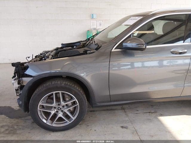 2017 MERCEDES-BENZ GLC 300 4MATIC 6