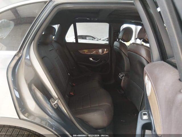 2017 MERCEDES-BENZ GLC 300 4MATIC 8