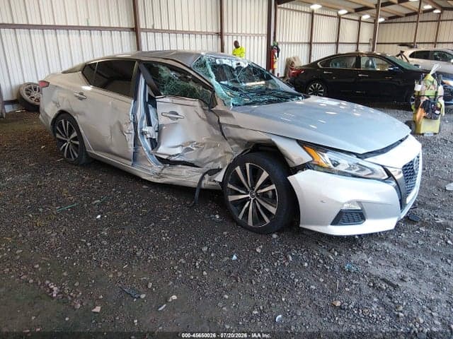 2022 NISSAN ALTIMA SR FWD