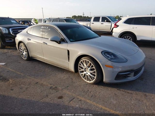 2018 PORSCHE PANAMERA 4