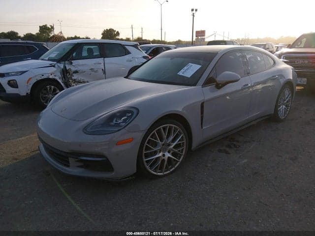 2018 PORSCHE PANAMERA 4 2