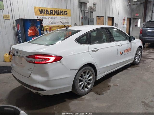 2017 FORD FUSION SE 4