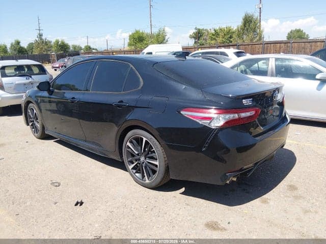 2019 TOYOTA CAMRY XSE 3