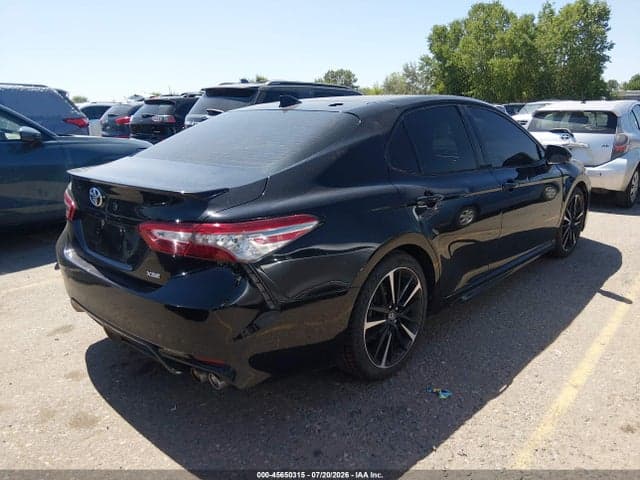 2019 TOYOTA CAMRY XSE 4