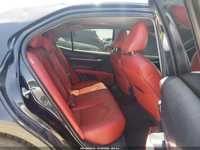 2019 TOYOTA CAMRY XSE 8