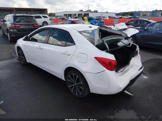 2017 TOYOTA COROLLA XSE 3