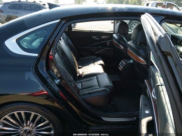 2019 KIA K900 LUXURY 8