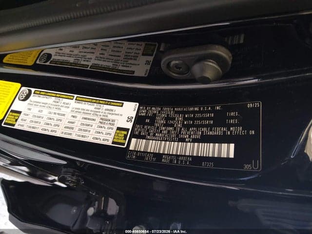 2026 TOYOTA COROLLA CROSS XLE 9