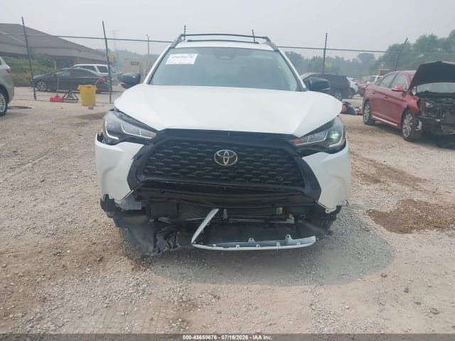 2025 TOYOTA COROLLA CROSS LE 6