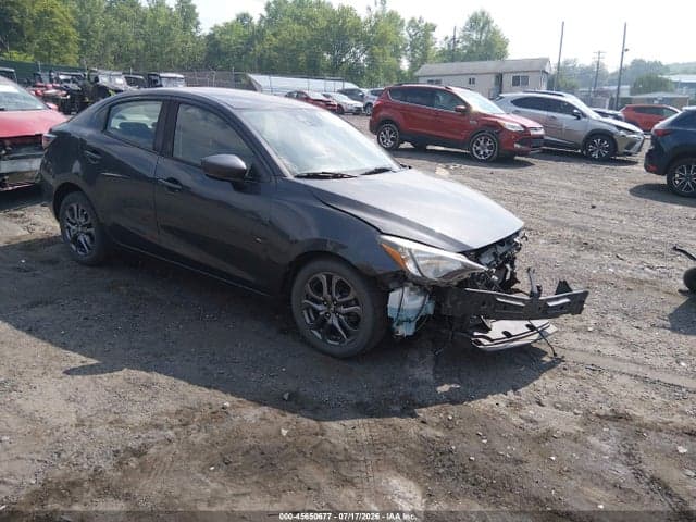 2019 TOYOTA YARIS LE 1