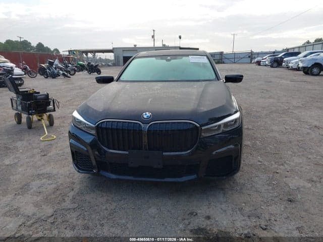 2020 BMW 740I 12