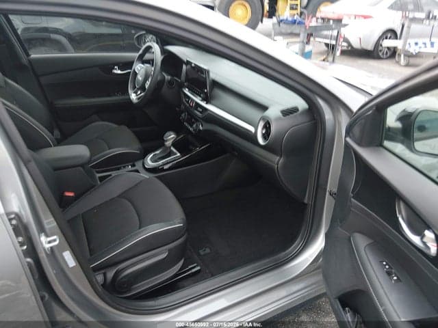 2024 KIA FORTE GT-LINE 5