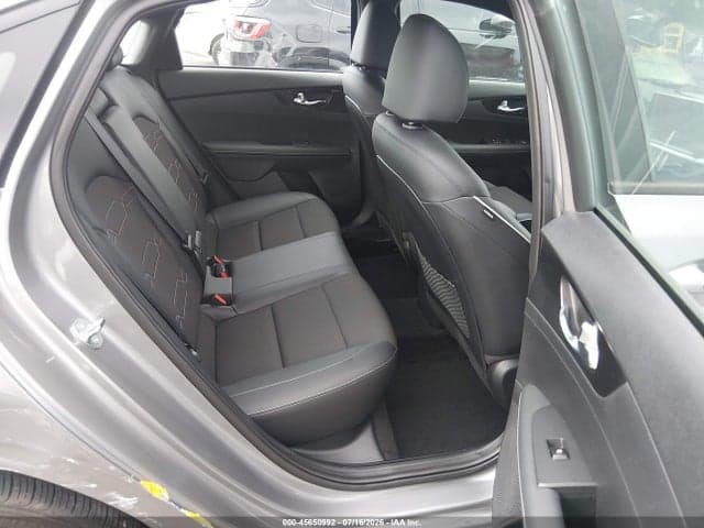 2024 KIA FORTE GT-LINE 8