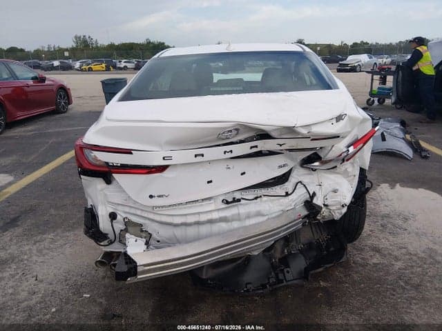2026 TOYOTA CAMRY SE 16