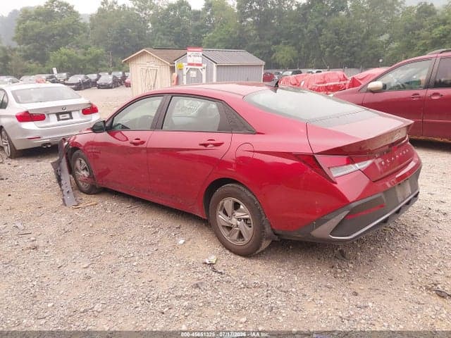 2025 HYUNDAI ELANTRA SE 3