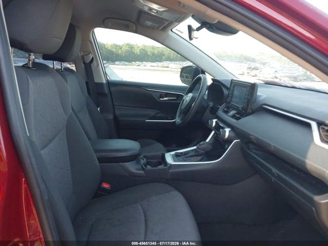 2021 TOYOTA RAV4 XLE 5
