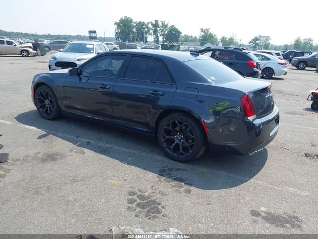 2019 CHRYSLER 300 3