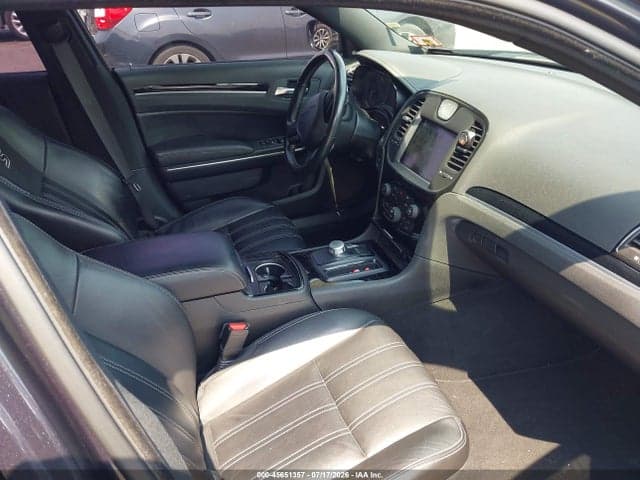 2019 CHRYSLER 300 5