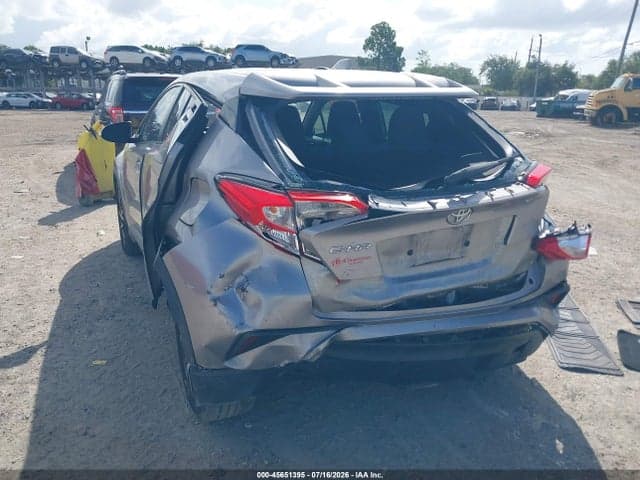 2020 TOYOTA C-HR XLE 6