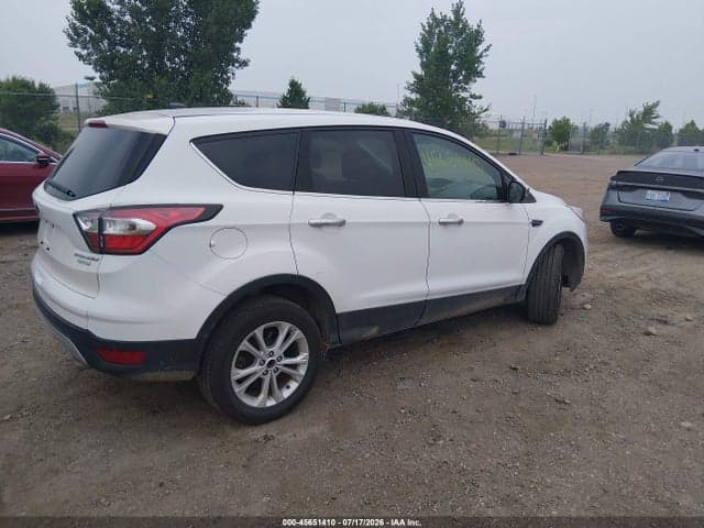 2017 FORD ESCAPE SE 4