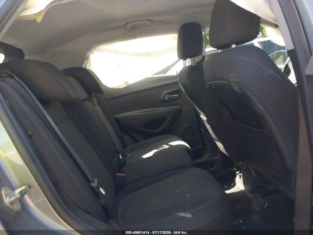 2020 CHEVROLET TRAX AWD LS 8