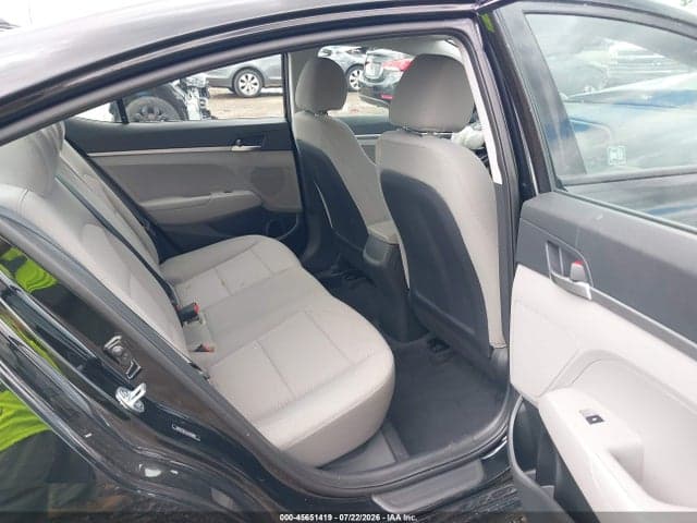 2020 HYUNDAI ELANTRA SE 8