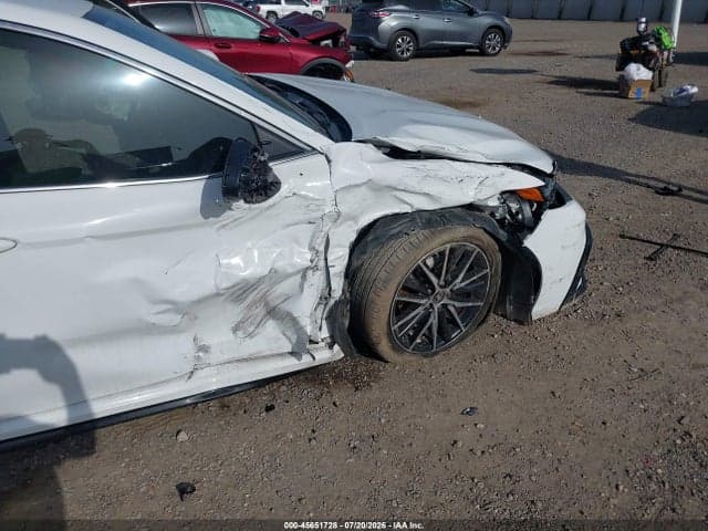 2021 TOYOTA CAMRY SE 6
