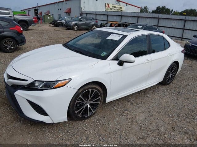 2018 TOYOTA CAMRY SE 3