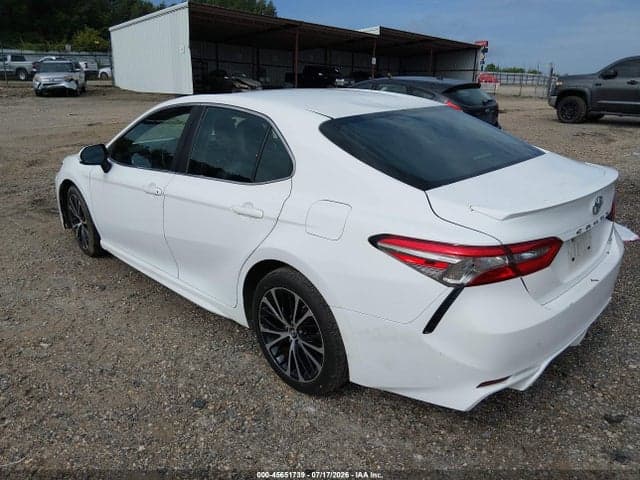 2018 TOYOTA CAMRY SE 4