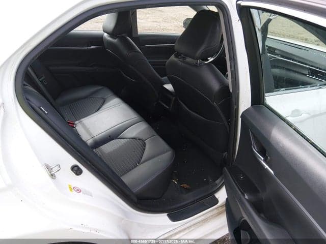 2018 TOYOTA CAMRY SE 9