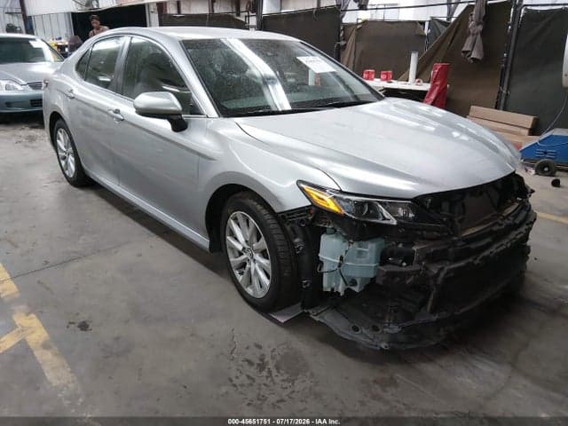2018 TOYOTA CAMRY LE