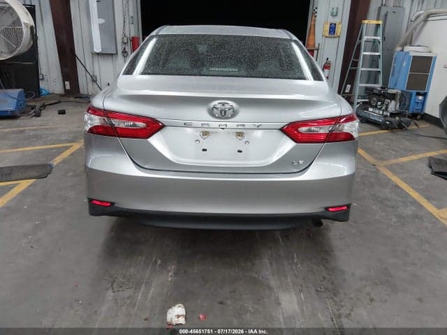 2018 TOYOTA CAMRY LE 17