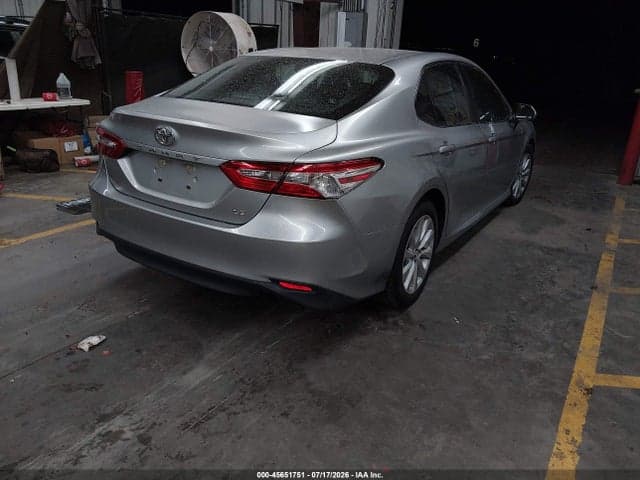 2018 TOYOTA CAMRY LE 4