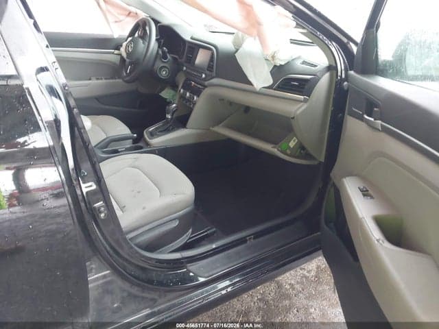2020 HYUNDAI ELANTRA SEL 5
