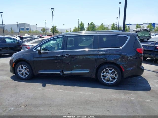 2018 CHRYSLER PACIFICA LIMITED 14