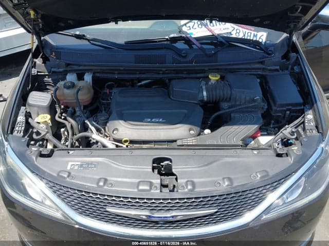 2018 CHRYSLER PACIFICA LIMITED 10